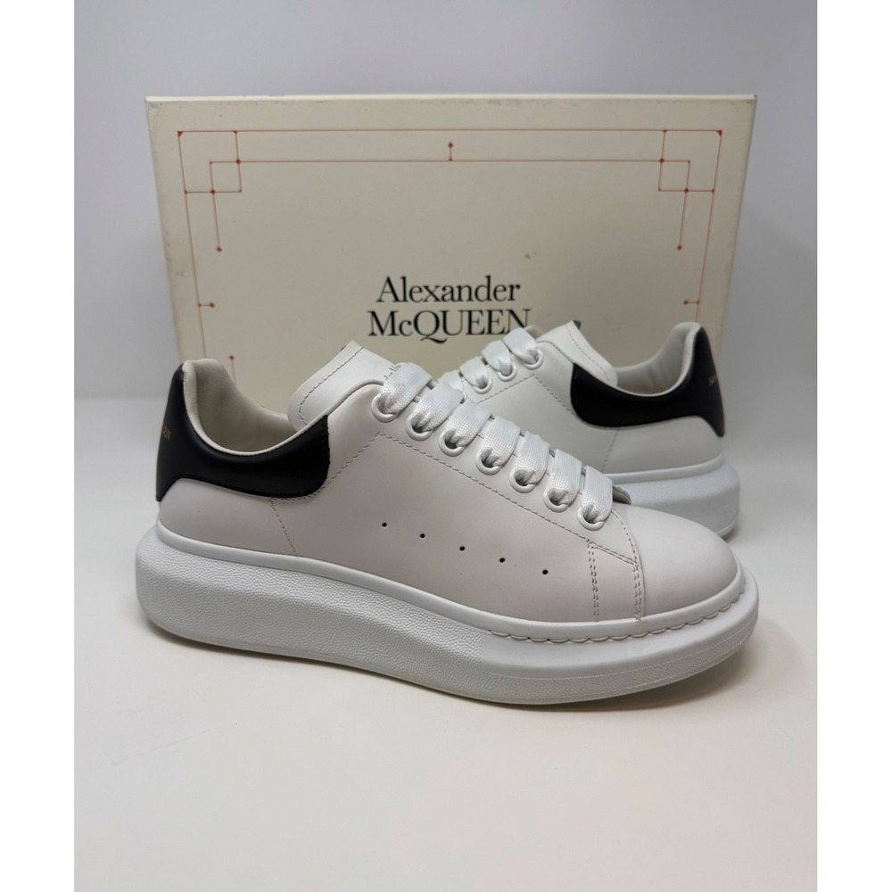 Alexander McQueen Oversized Sneaker White/Black Size 9 US 39 EU